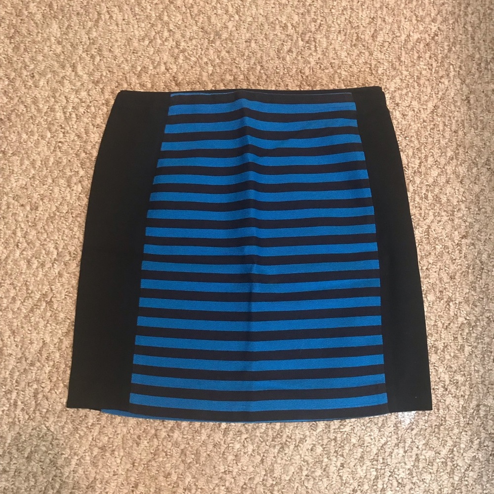 Ann Taylor ponte knit straight skirt! 10